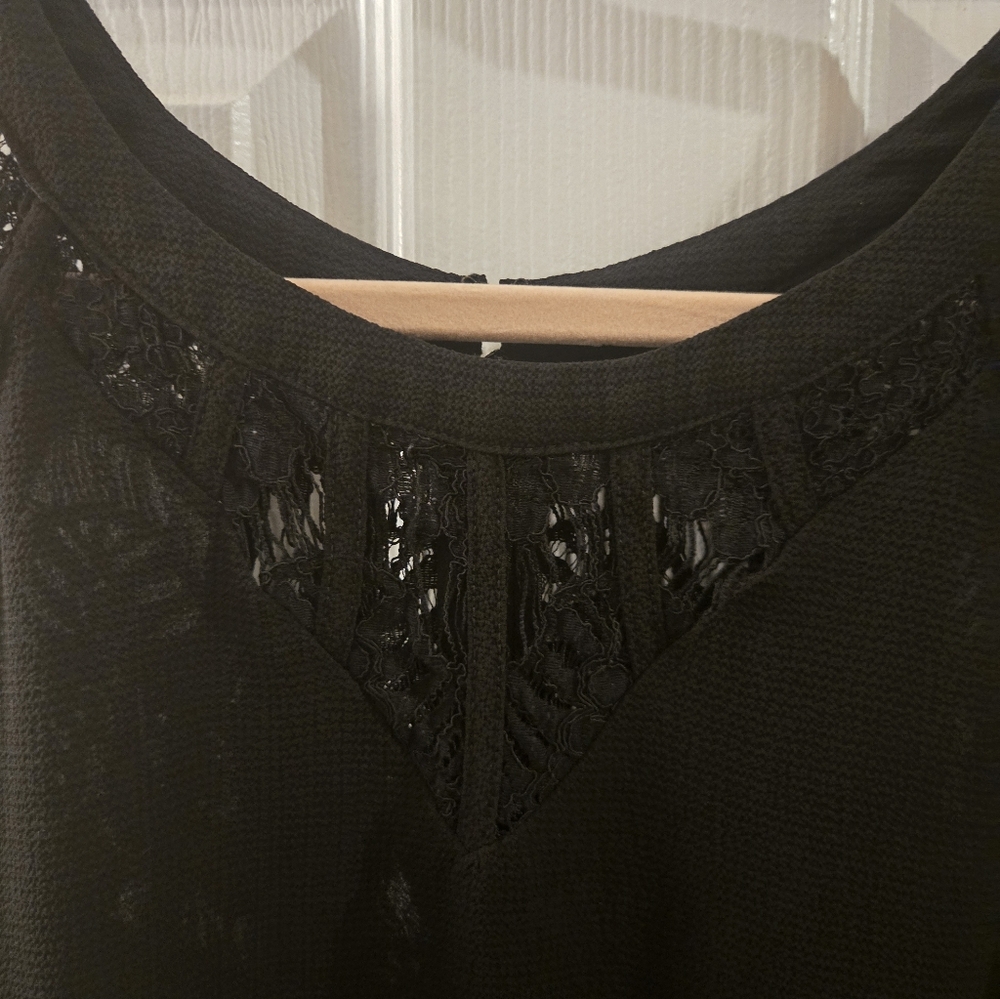 41 Hawthorn Black Lace Cap-Sleeve Blouse - Picture 3 of 12